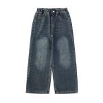 Girls' trendy low-waisted cargo pants with pockets. Wide-leg, loose-fitting cotton long pants for casual everyday wear.