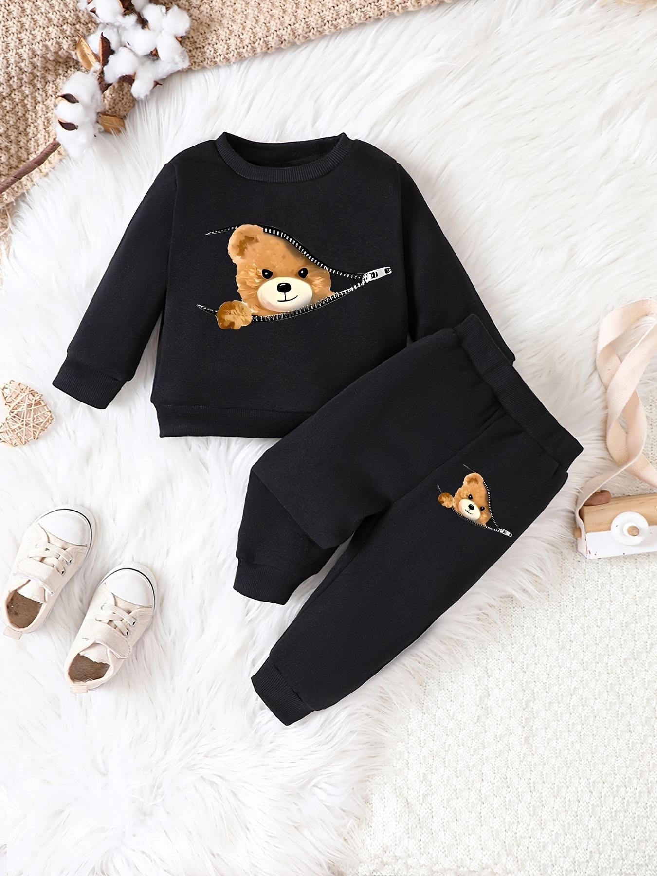 Give your child a look that combines comfort and elegance with this modern black set, specially designed to reflect the playful spirit of childhood.