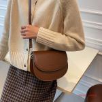 Genuine leather crossbody bag, practical elegance with a classic design