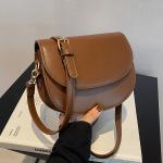 Genuine leather crossbody bag, practical elegance with a classic design