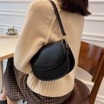 Genuine leather crossbody bag, practical elegance with a classic design