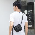 حقيبة كتف صغيرة استمتع بالبساطة والأناقة مع هذه الحقيبة الكتف الصغيرة المصممة لتناسب نمط الحياة السريع