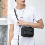 حقيبة كتف صغيرة استمتع بالبساطة والأناقة مع هذه الحقيبة الكتف الصغيرة المصممة لتناسب نمط الحياة السريع