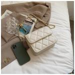 luxurious gold chain lined handbag that suits your taste