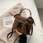 Small handbag with a modern design. Makeup organizer bag. Elegance that can be carried with confidence.