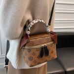 Small handbag with a modern design. Makeup organizer bag. Elegance that can be carried with confidence.