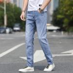 Men's jeans: everyday elegance with modern details