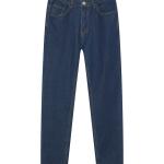 Dark navy skinny jeans highlight your figure and give you a modern look.