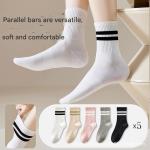 Versatile sports socks: flexibility and style with every step