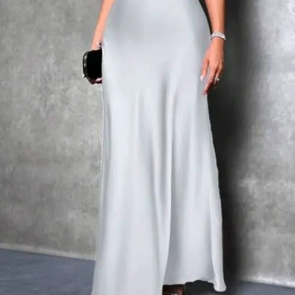 Luxurious satin maxi skirt with a flowy and elegant cut
