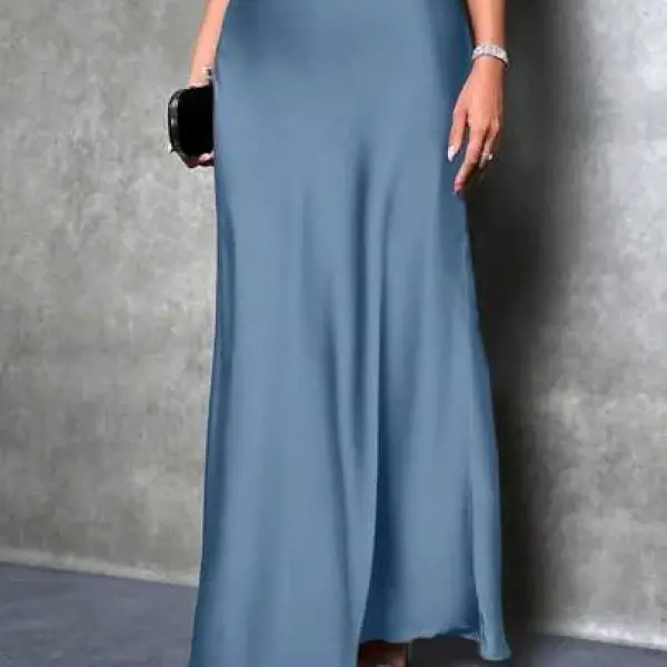 Luxurious satin maxi skirt with a flowy and elegant cut