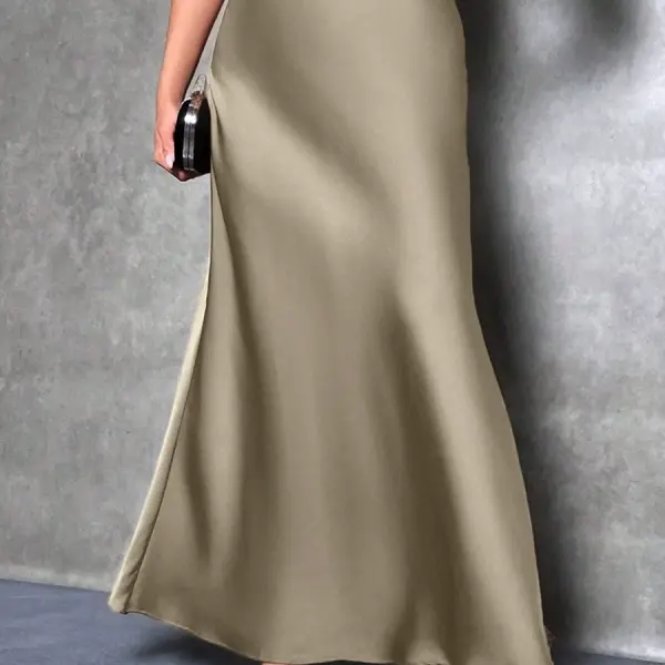 Luxurious satin maxi skirt with a flowy and elegant cut