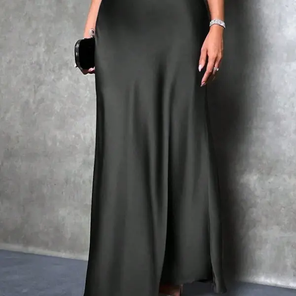 Luxurious satin maxi skirt with a flowy and elegant cut
