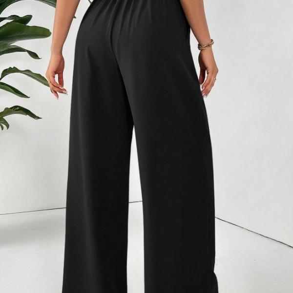 Women's high-waisted, wide-leg lightweight pants are an irresistible elegance.