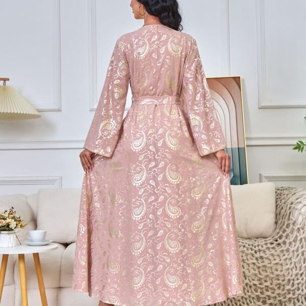 The dream dress, a royal pink caftan with beautiful and luxurious embroidery. Shine like a princess with this luxurious look to create an unforgettable presence.