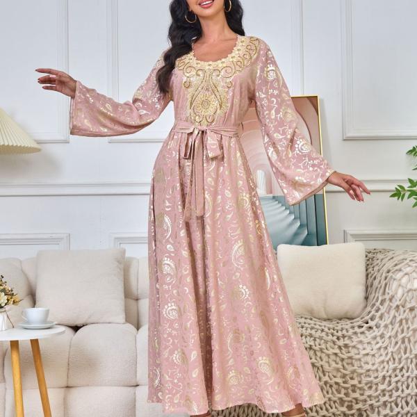 The dream dress, a royal pink caftan with beautiful and luxurious embroidery. Shine like a princess with this luxurious look to create an unforgettable presence.