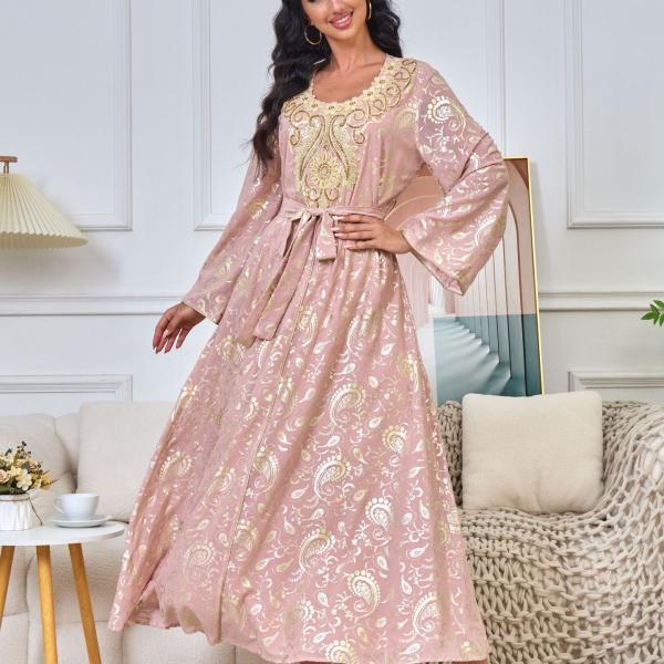 The dream dress, a royal pink caftan with beautiful and luxurious embroidery. Shine like a princess with this luxurious look to create an unforgettable presence.