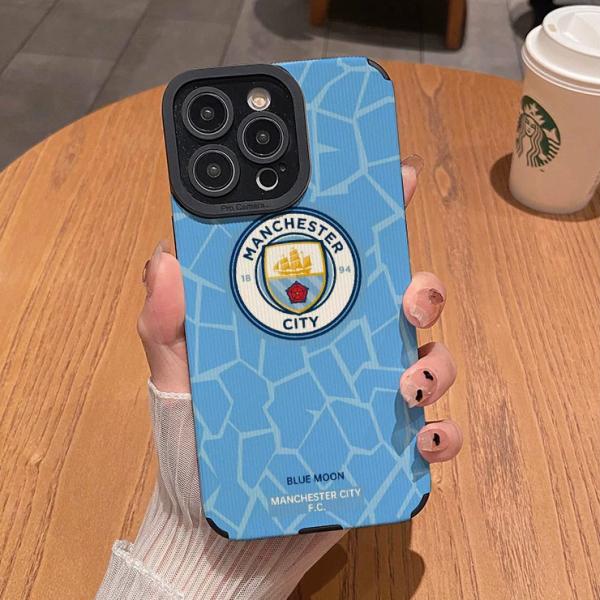 Manchester City Phone Cover: The Elegance of a True Fan Express your loyalty to your favorite club with this unique cover.
