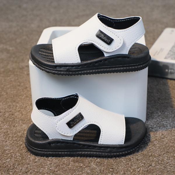 زوج من الصنادل للبنات والأولاد، محبوكة ومصنوعة من مواد عالية الجودة