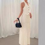 French style dress, an elegant set with a classic touch, a perfect harmony between sophistication and simplicity.