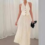 French style dress, an elegant set with a classic touch, a perfect harmony between sophistication and simplicity.