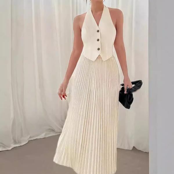 French style dress, an elegant set with a classic touch, a perfect harmony between sophistication and simplicity.