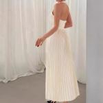 French style dress, an elegant set with a classic touch, a perfect harmony between sophistication and simplicity.