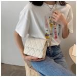 luxurious gold chain lined handbag that suits your taste